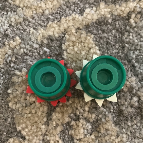 Vintage Christmas Salt & Pepper Shakers - Picture 7 of 7